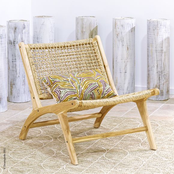 Chaise en rotin naturel couleur crème et pieds en métal - Déco de la Maison  à Reims