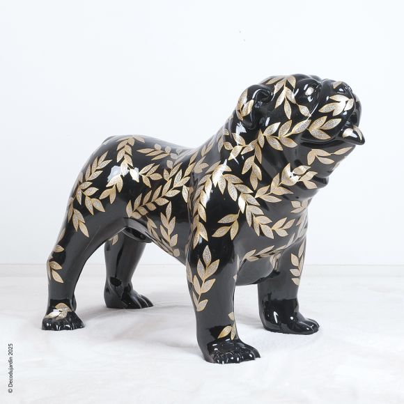 Bouledogue anglais, fond noir profond et motif feuillage à paillettes. Statue en résine peinte.