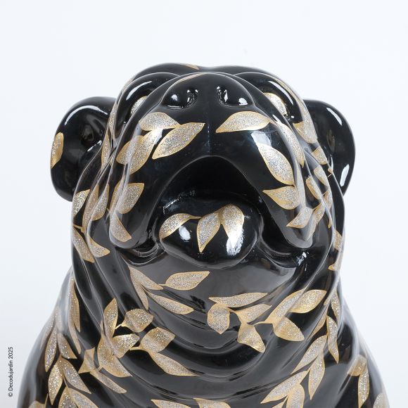 Bouledogue anglais, fond noir profond et motif feuillage à paillettes. Statue en résine peinte.